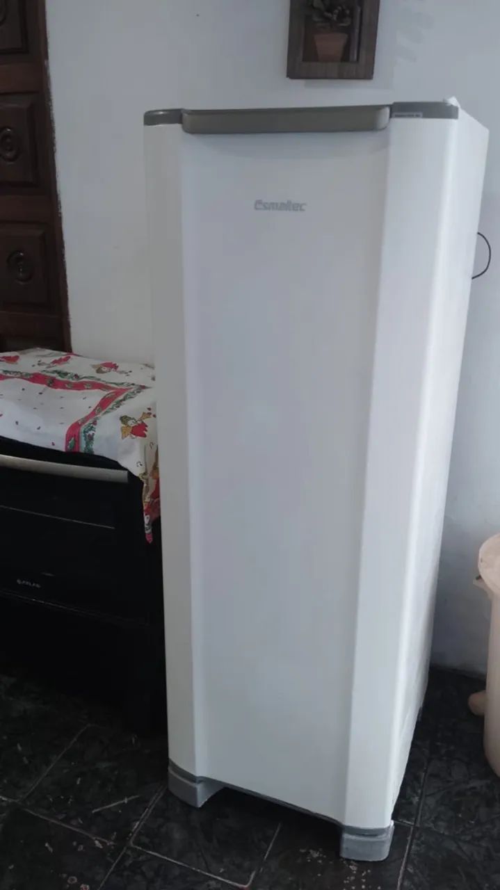 VENDE-SE GELADEIRA