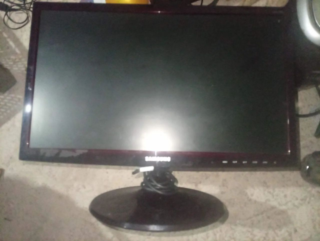 Monitores Samsung com defeito 