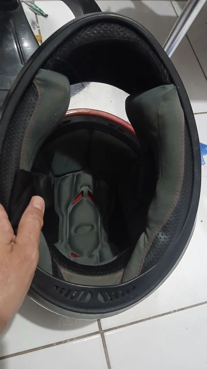 Capacete super acolchoado e resistente  - Foto 3