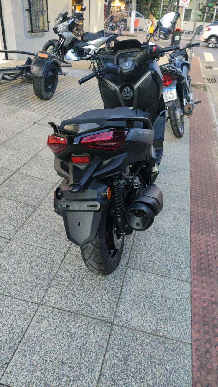 Xmax 300 Connected  - Foto 2