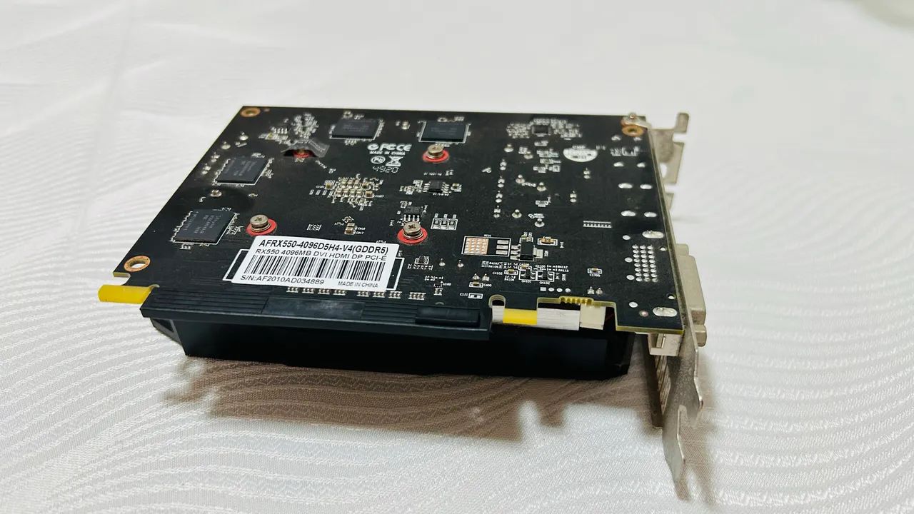 Vendo Placa de vídeo RX 550 4GB - Foto 3