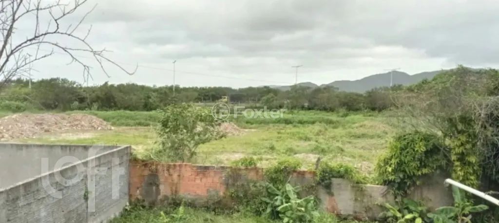 Casa à venda Rua Ipê Rosa, Carianos - Florianópolis
