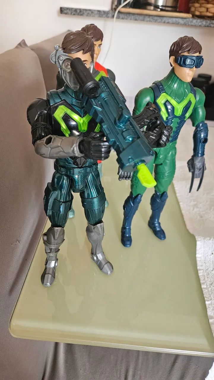 Bonecos max steel - Foto 5