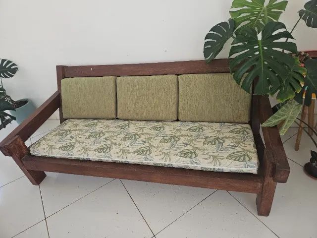 Conjunto de sofá e poltronas em madeira maciça - Foto 2