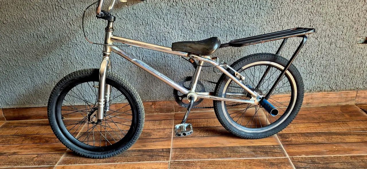 Bicicleta infantil aro 20. - Foto 4