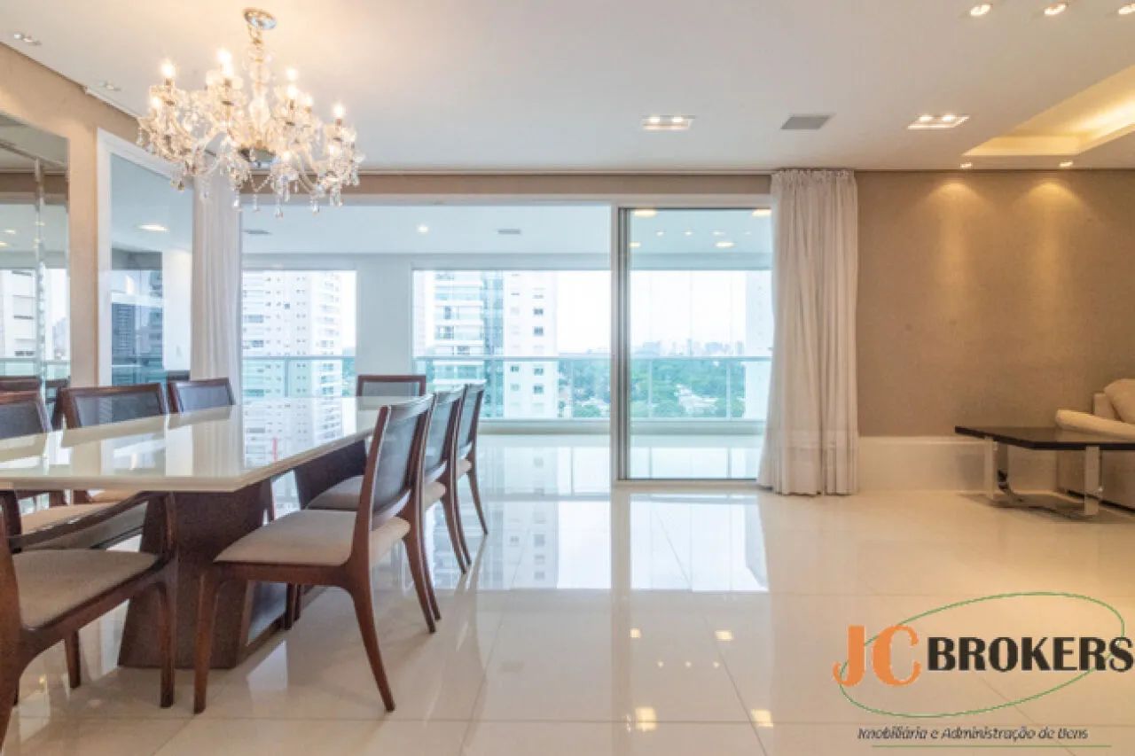 Apartamento com 194m² de área útil, 3 suítes, 4 vagas - Foto 2