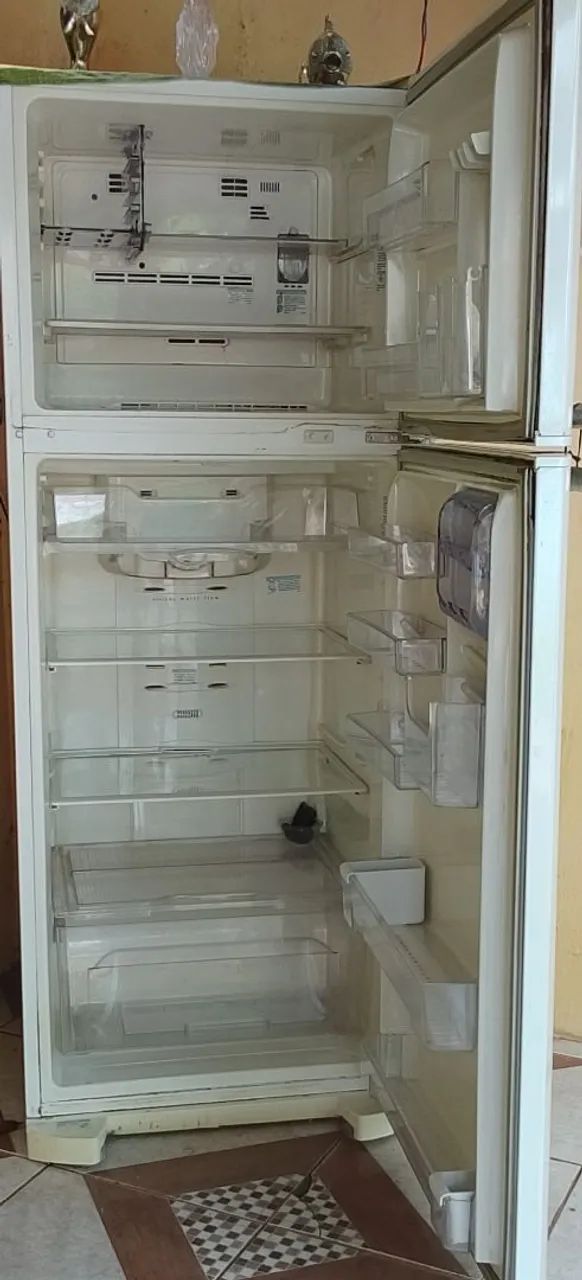 Vendo uma geladeira duplex  - Foto 2