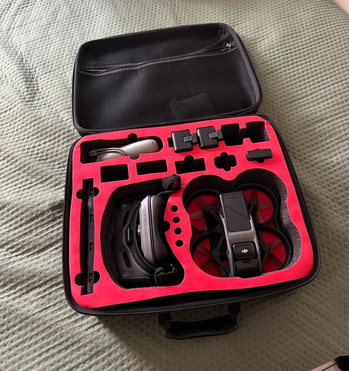 DJI AVATA - 64 min de voo 