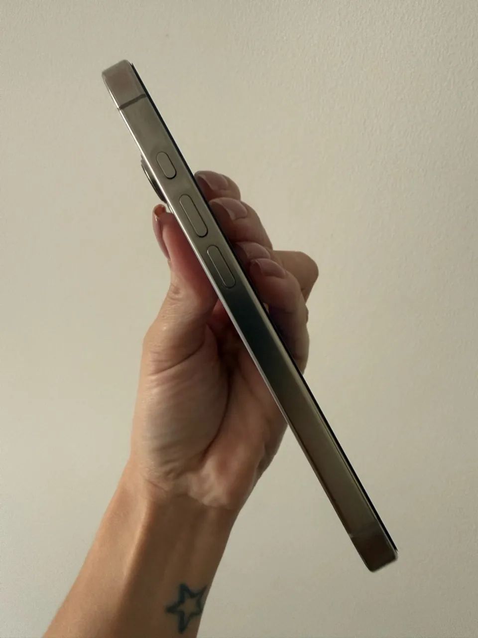 iPhone 16 pro 128gb - Foto 2