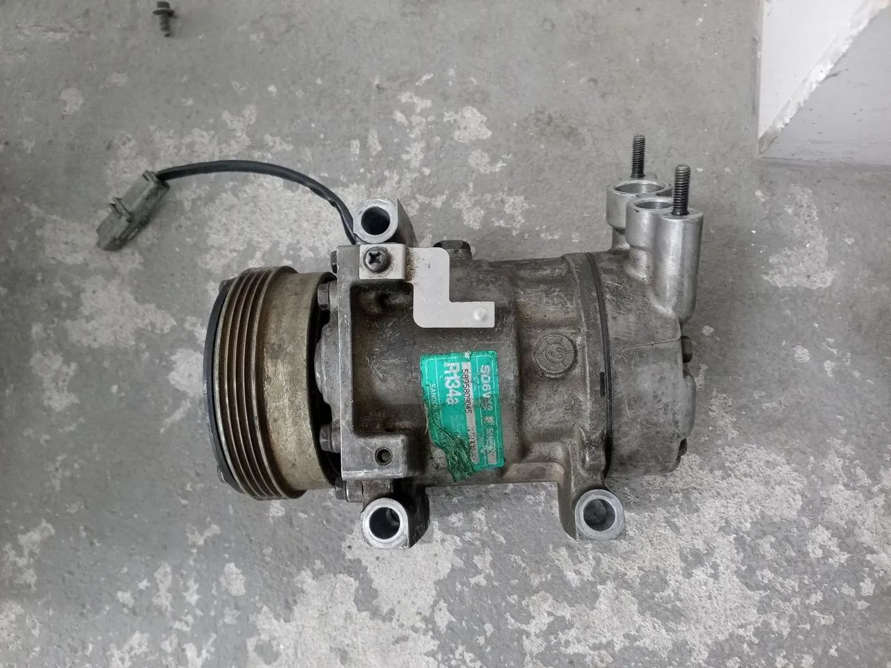 Compressor do Ar condicionado Pegout 206 - Foto 4
