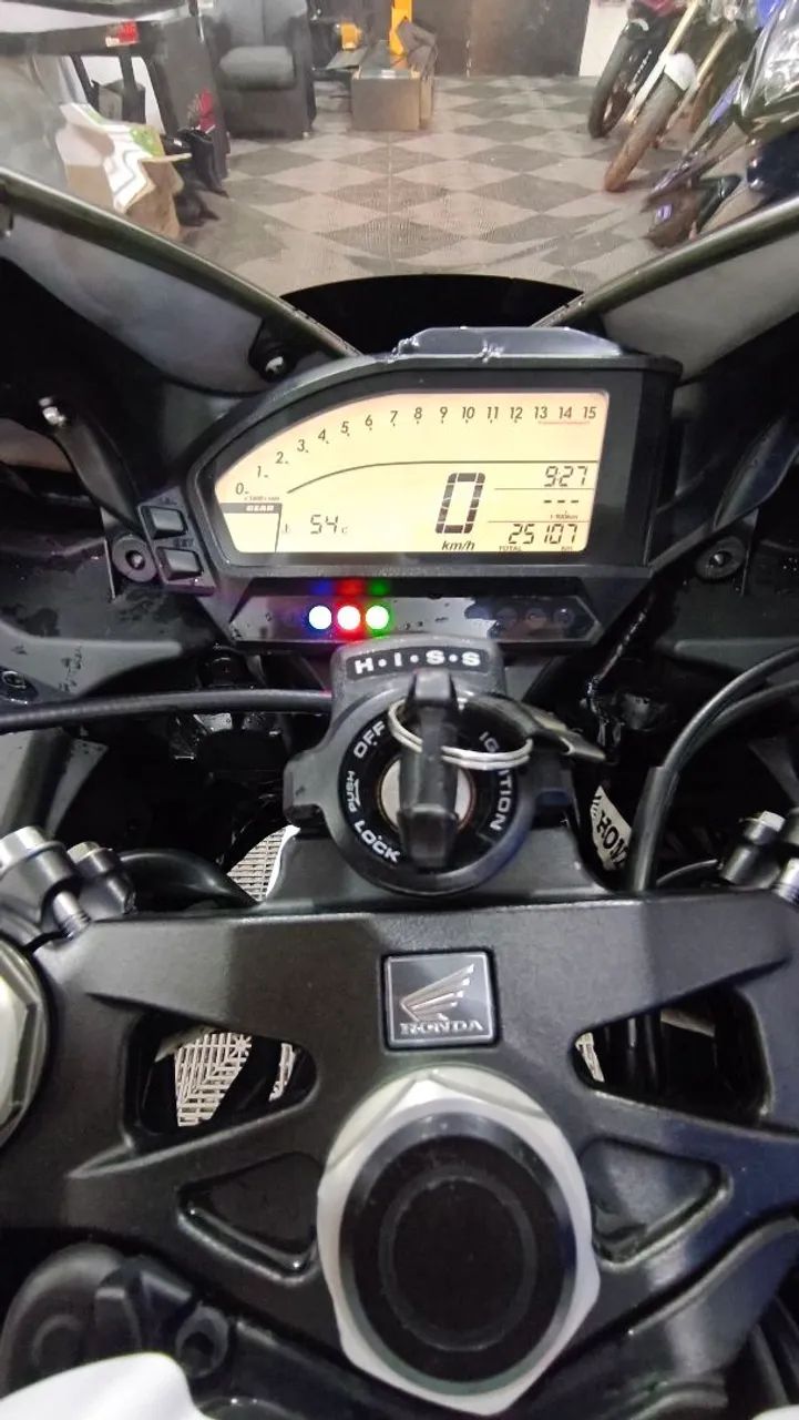 CBR 1000RR Fireblade  - Foto 5