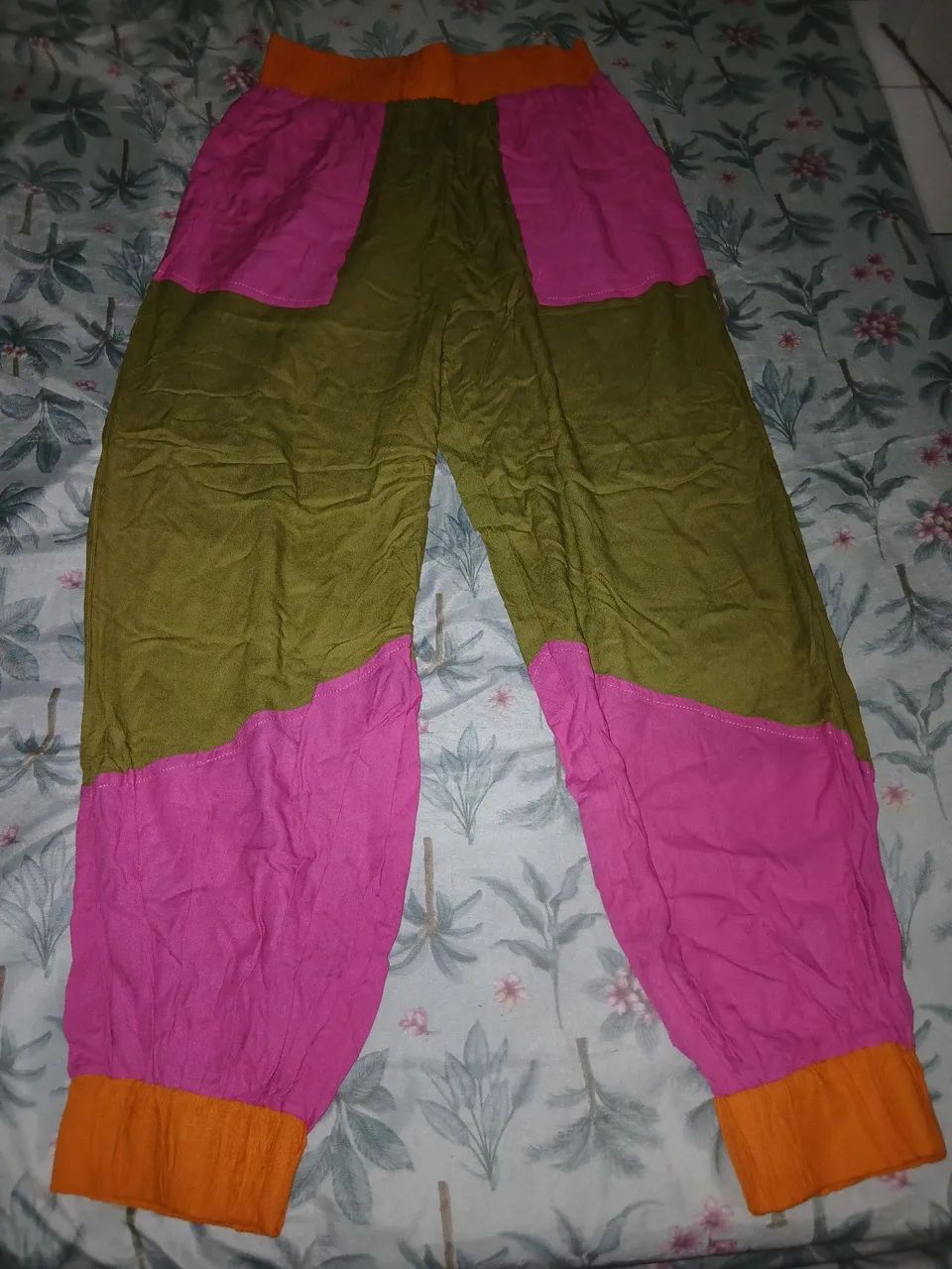 Calca  colorida da drees lover 100 reais - Foto 2