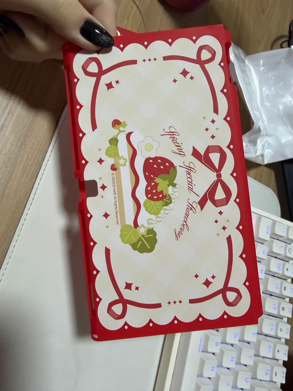 Case Nintendo Switch OLED morangos Geekshare - Foto 5