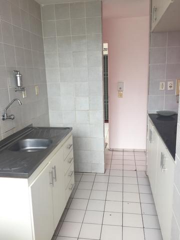 Alugo apartamento no condomínio ASALPI, 1 andar. Bairro Morros