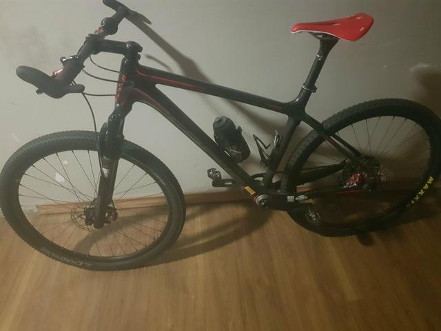 Bicicleta focus raven carbono