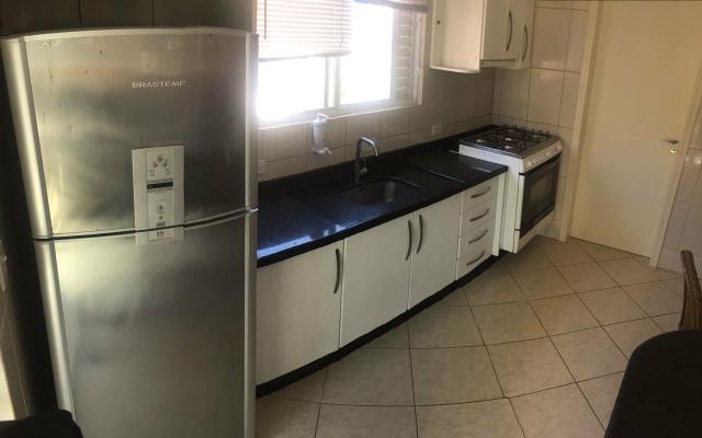 Apartamento a apenas 100 metros do mar em Meia Praia. 3 quartos e 3 vagas de garagem - Foto 8