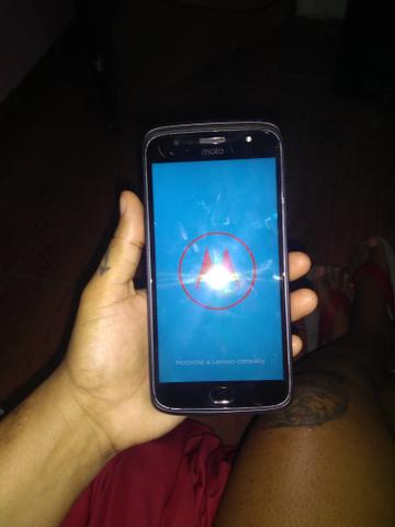 Vendo moto g5splus todo conservado problema na tela cell top com caixa boa qualidade toop - Foto 3