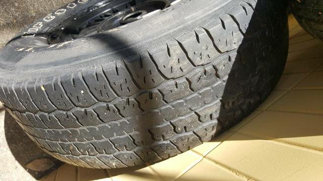 Pneu 225/70/14 com roda