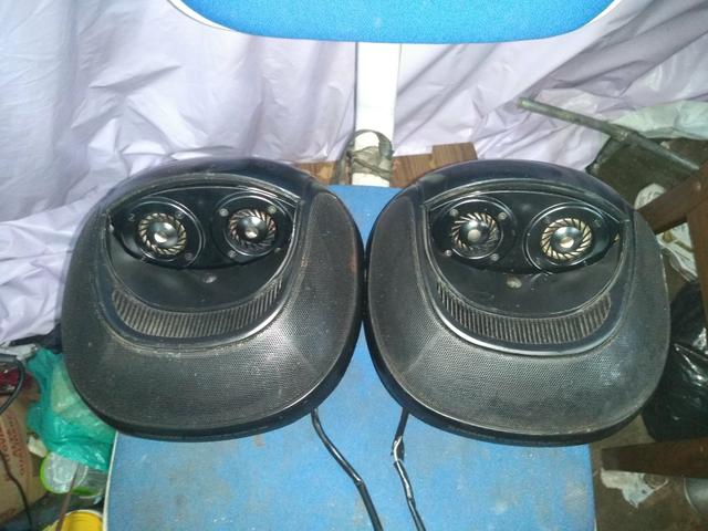 Auto falante Pioneer capacete tocando normal