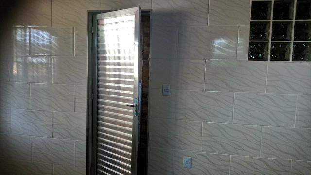 Prédio com 3 andares + 1 casa - Foto 6