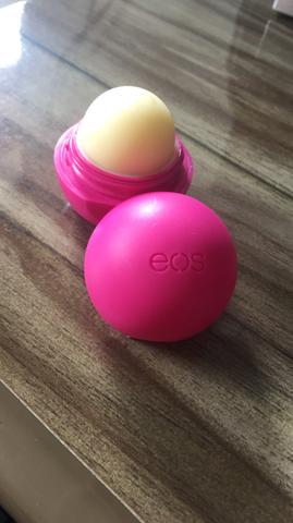 EOS (hidratante labial das gringas)