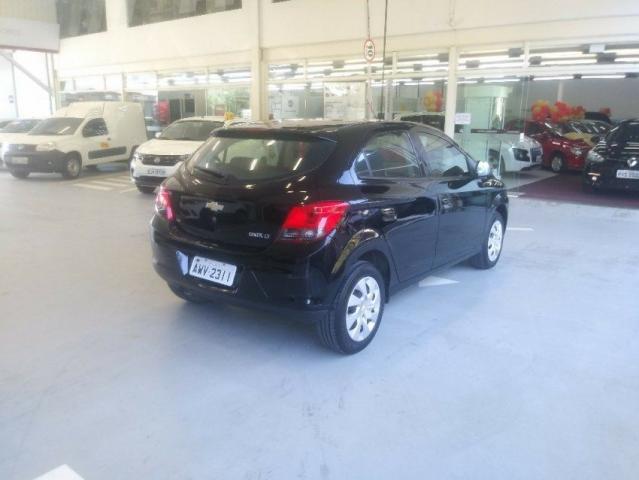 CHEVROLET ONIX LT 1.4 8V SPE/4 FLEX Preto 2013/2013 - Foto 4