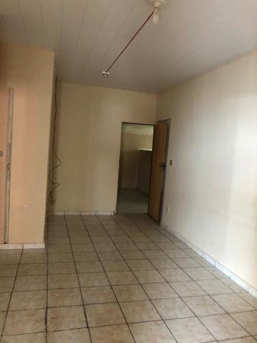 Aluga-se apartamento térreo no Centro - Foto 4