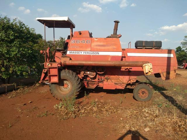 Colheitadeira 3640 - Foto 2