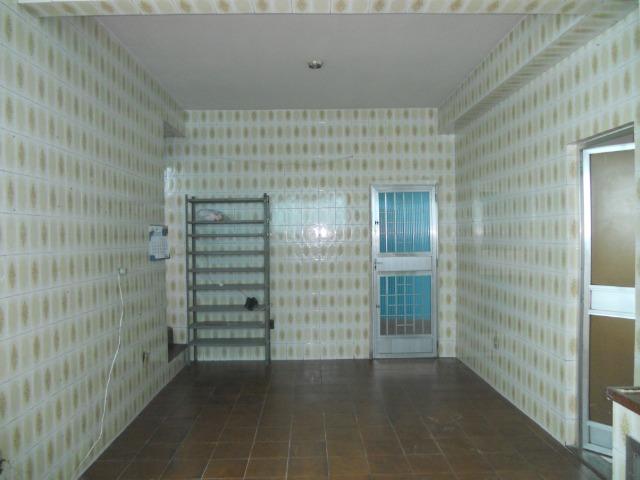 Alugo ótima casa para locação residencial no centro de Nova Iguaçu- RJ - Foto 13