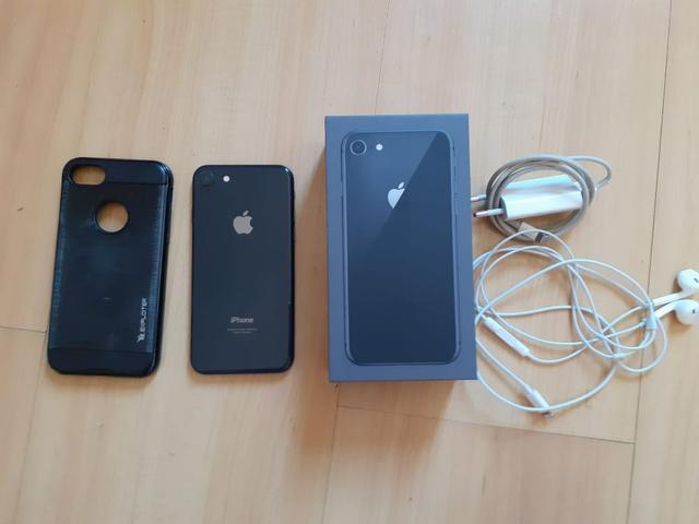 IPhone 8 semi novo