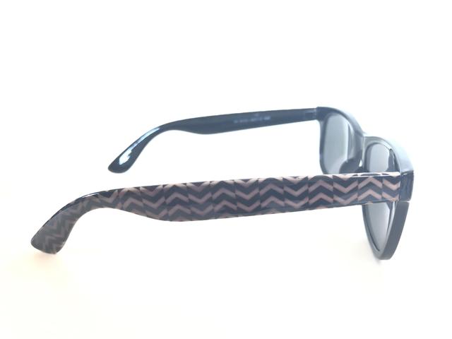 Óculos De Sol Preto. Unissex. Armação Em Acetato com Detalhe Étnico