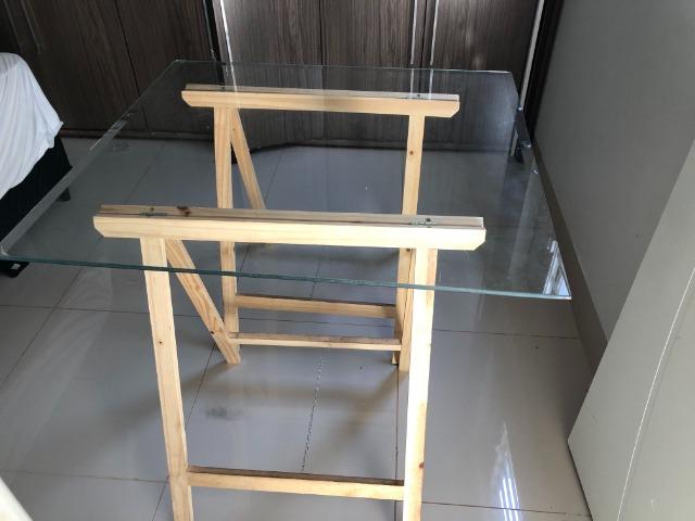 Mesa decorativa de Vidro com Cavalete - Foto 4