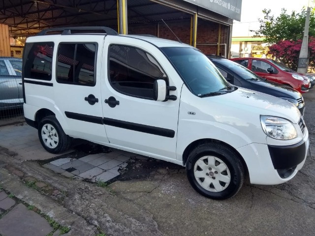 Fiat Doblo Attractive 1.4 2014 - Foto 5