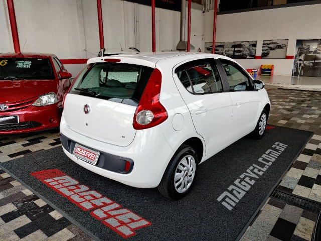 Fiat Palio atractive 1.4 Completo Ano 2014 com gnv ! - Foto 3