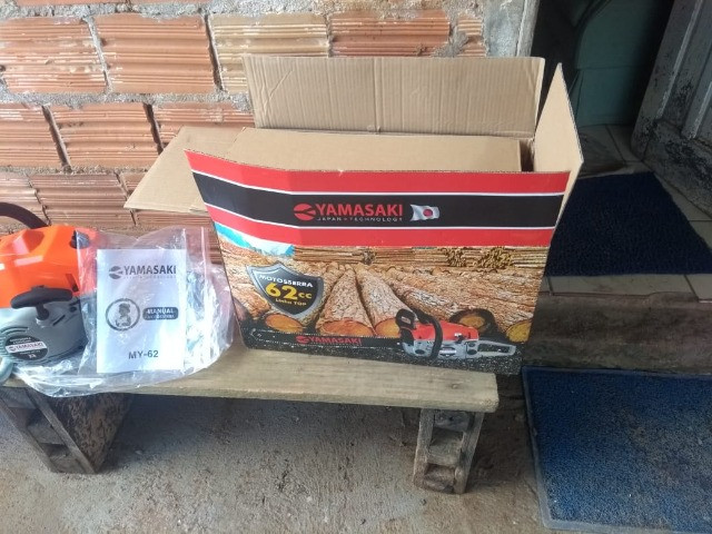 Moto serra a gasolina yamasaky modelo MY 62 nova na caixa sem uso - Foto 3