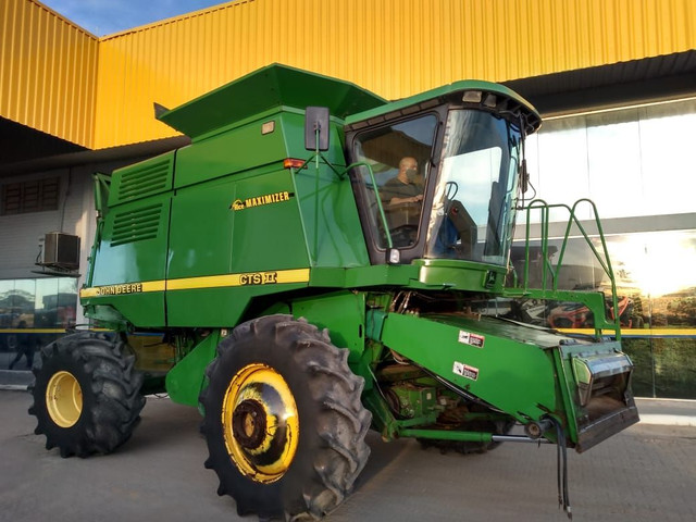 John Deere CTS colheitadeira