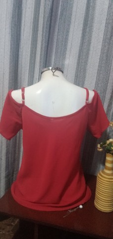 Blusa de Alcinha em Crepe Vermelho - G - Foto 4