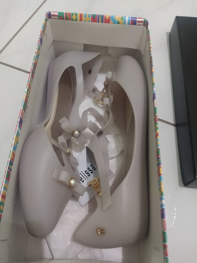Bolsa Melissa Nova Original 200$ e Sandália Melissa 50$ - Foto 4