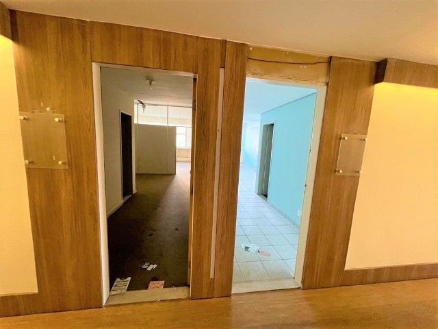 Investimento! Vendo 2 Salas Comerciais no Centro com 80m² - R$ 240.000 - Foto 4