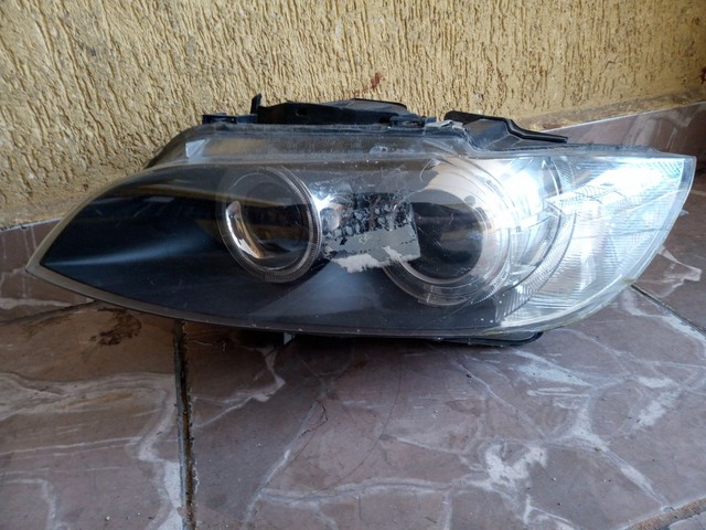 Farol Esquerdo Bmw M3 2009 (Detalhe Carcaça)