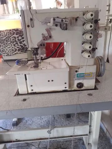  Máquina de costura galoneira