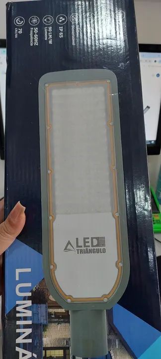 Luminária led triângulo 110w  - Foto 2