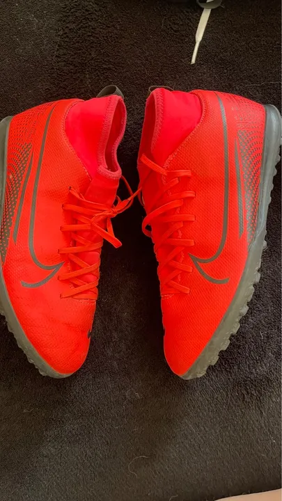 Chuteira Nike 34 e 35