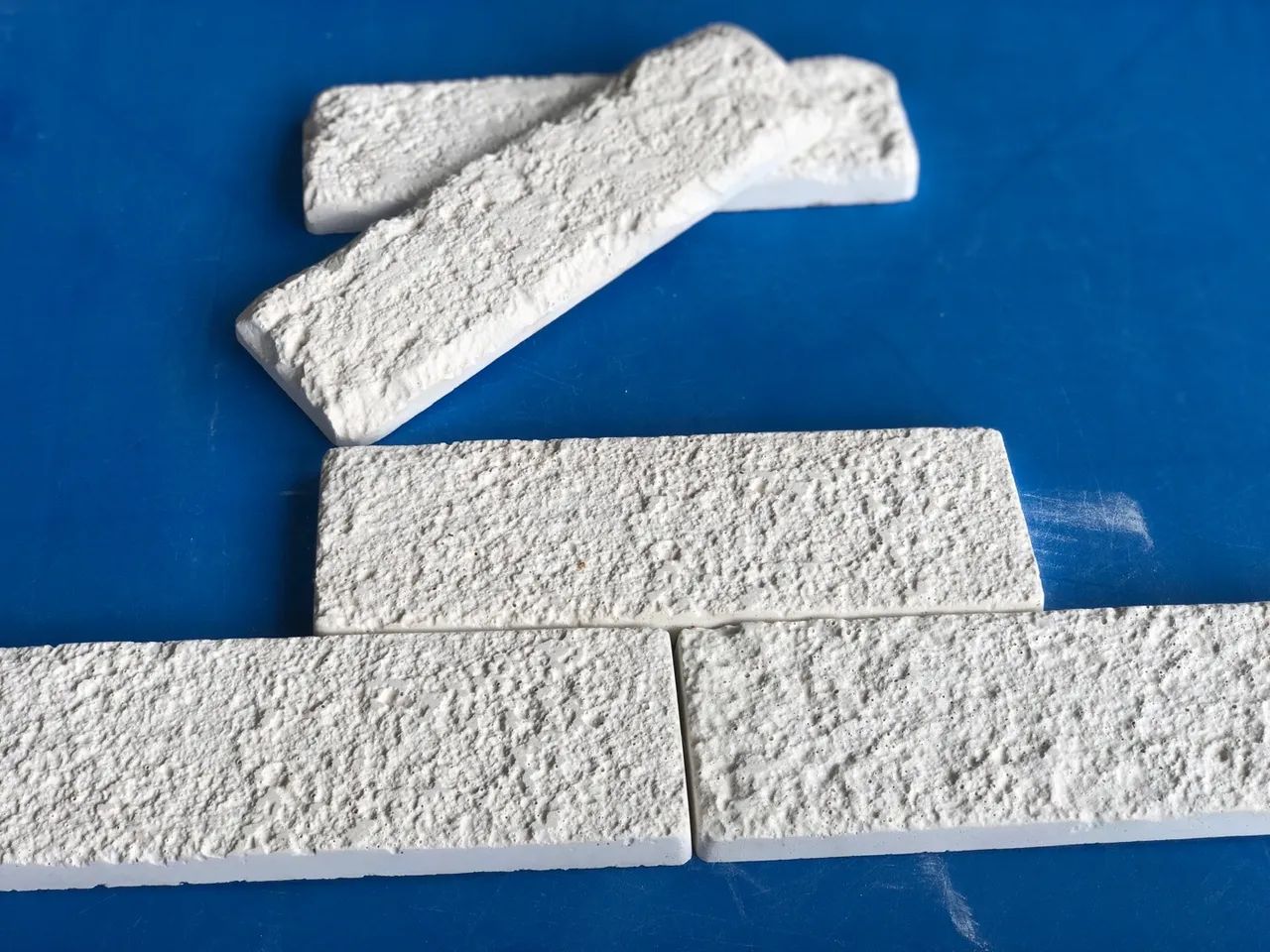 Tijolinhos de demolição cimenticio - bricks