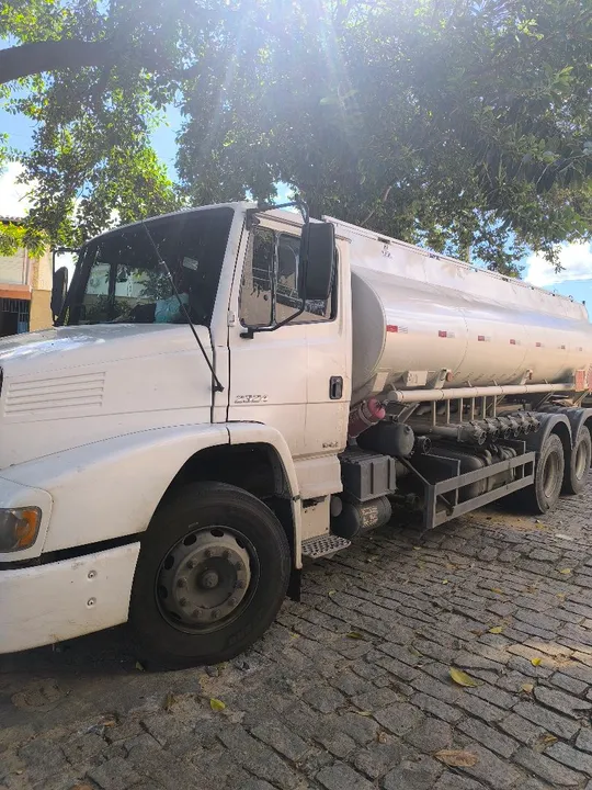 Caminhão Mercedes Benz Atron 2324- Caminhão tanque