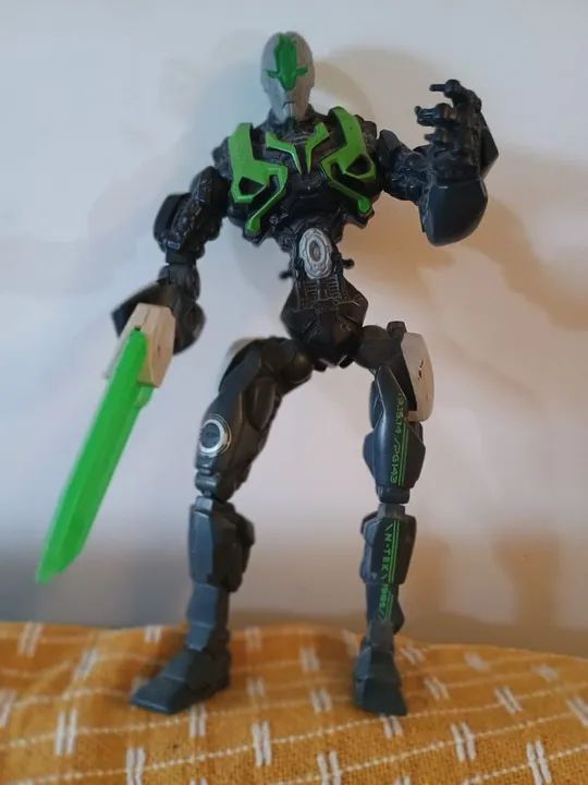Boneco Cytron Max steel - Foto 4