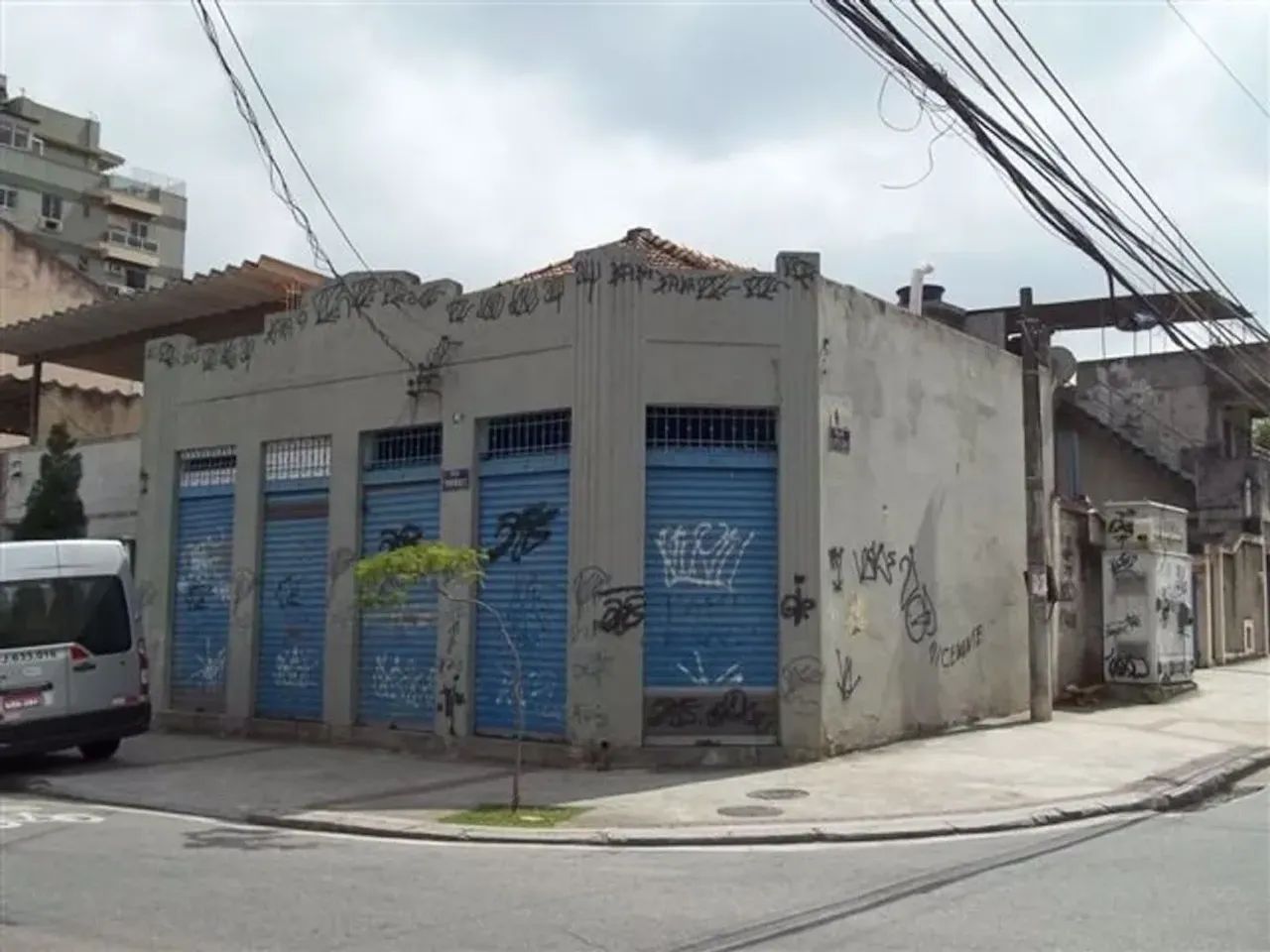 LOJA FRENTE DE RUA DE ESQUINA NA PRAÇA SECA EM JACAREPAGUÁ
