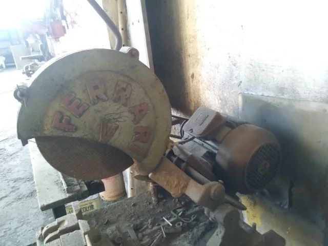 Policorte Ferrari de bancada com motor trifásico