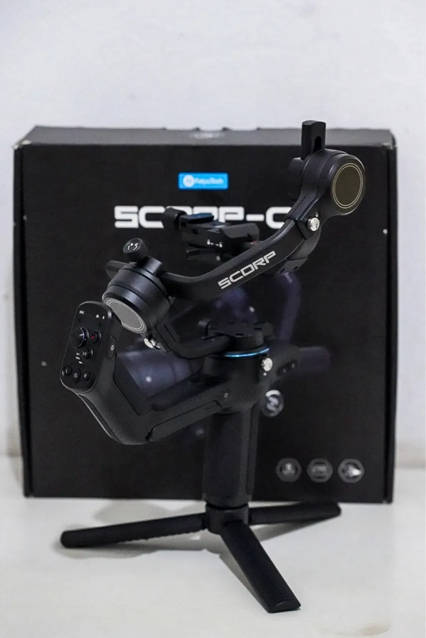 Estabilizador Gimbal Scorp-C para Câmeras e Celulares