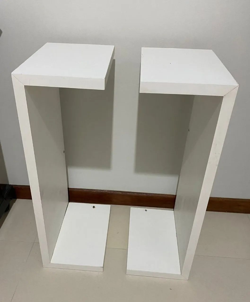 2 nichos em MDF semi novo